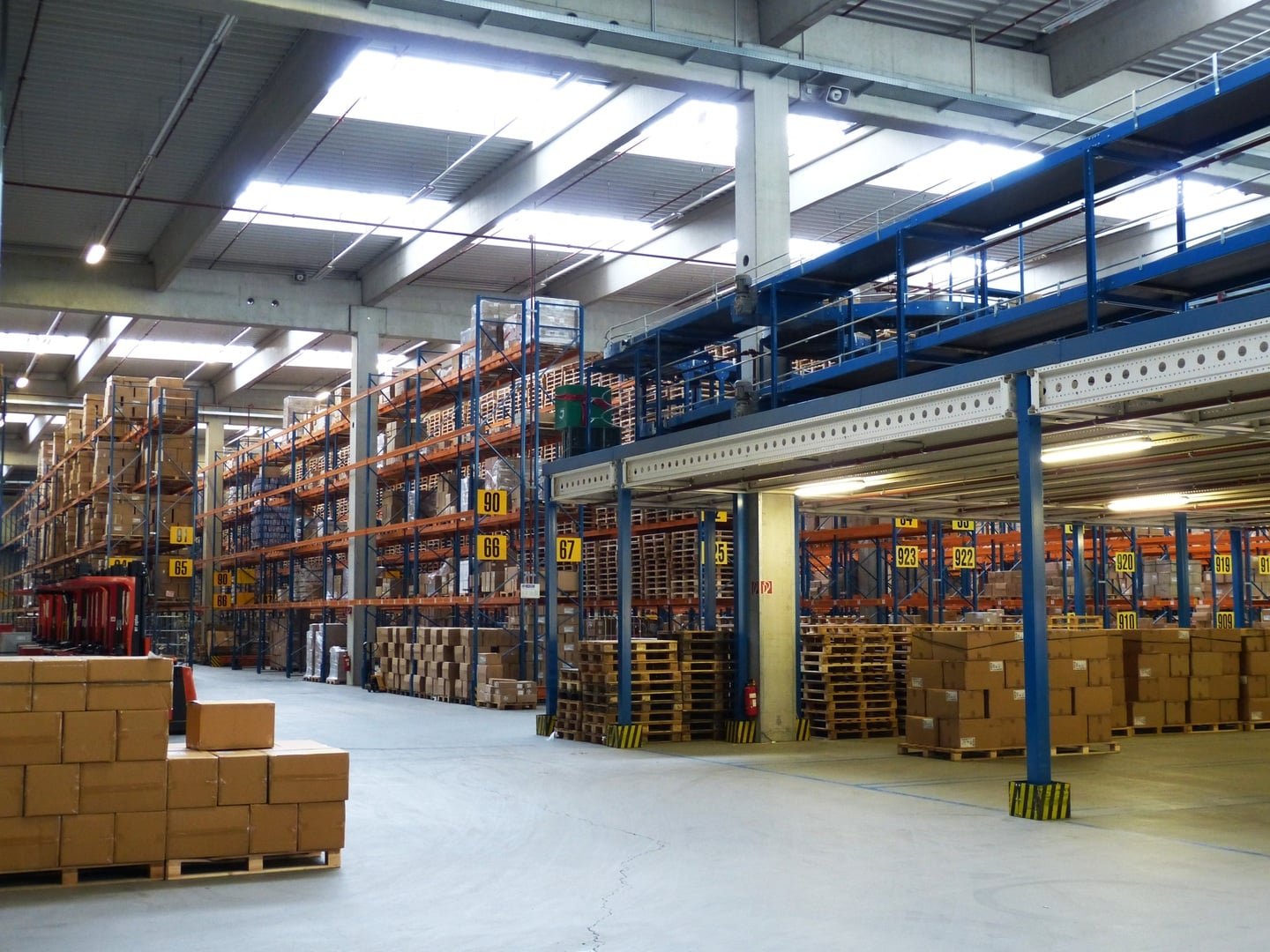 building-transport-factory-shelf-package-warehouse-1292551-pxhere.com